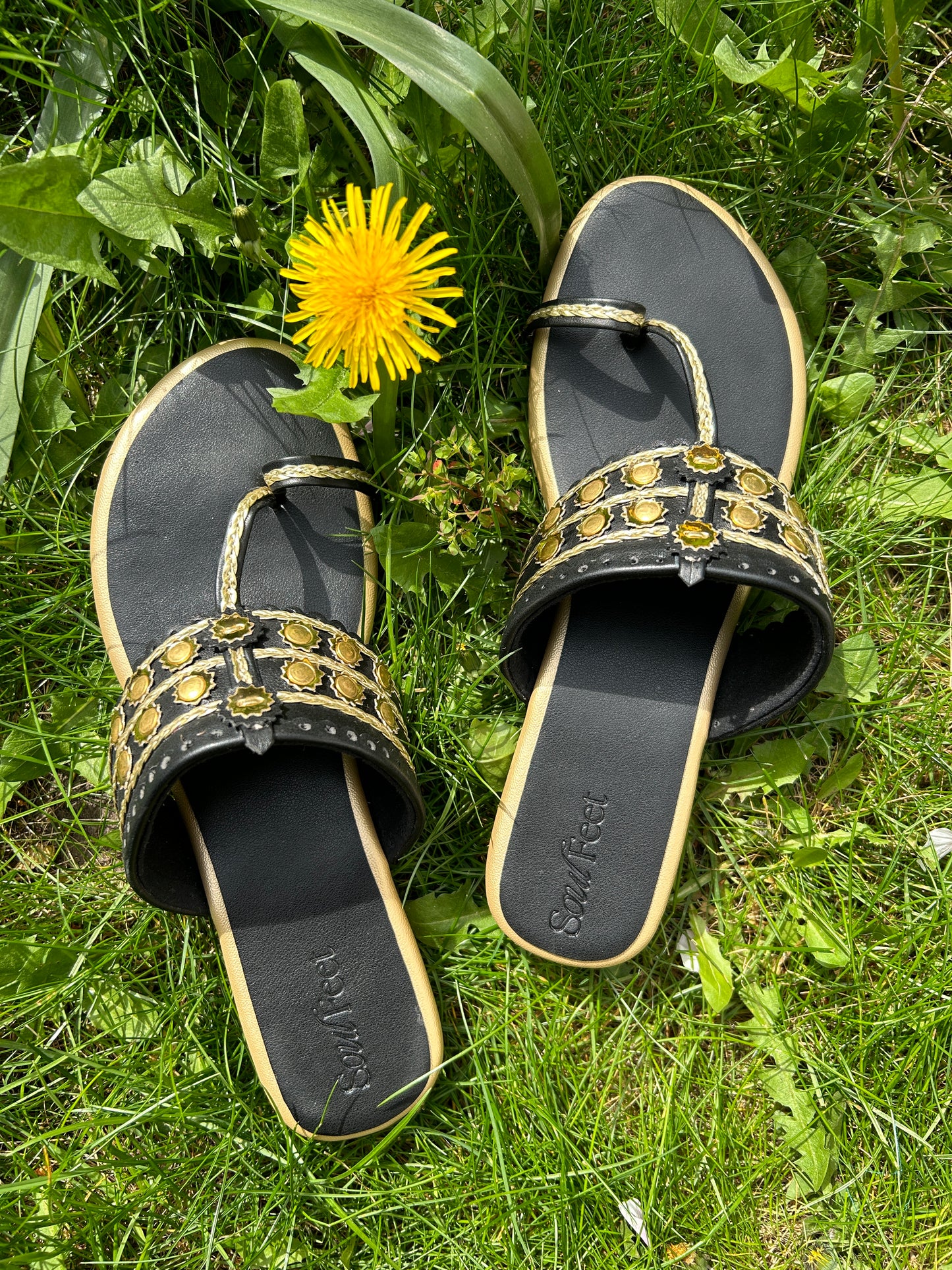 Black & Gold Chic Leather Flat Sandals